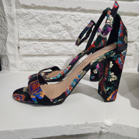 SILK EMBRODERED LOOK CHUNKY HEELS - Picture 2 of 7